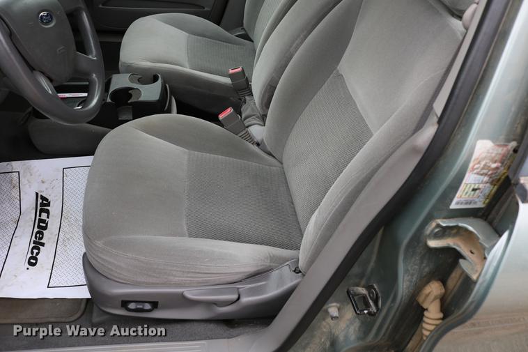 image for item DC7653 2006 Ford Taurus