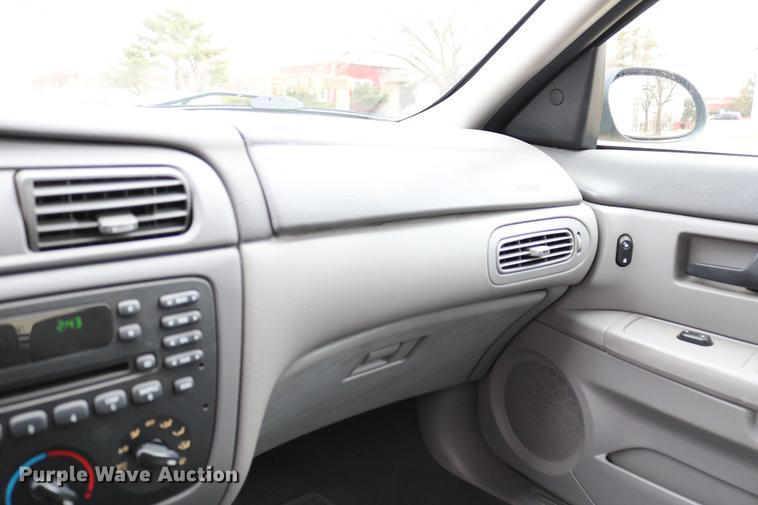 image for item DC7653 2006 Ford Taurus