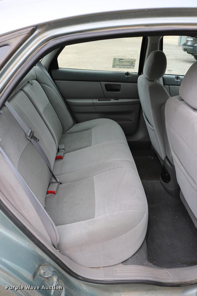 image for item DC7653 2006 Ford Taurus