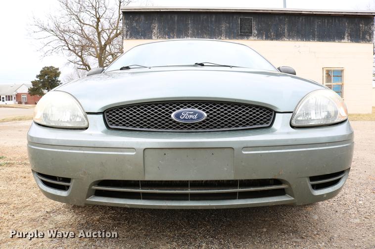 image for item DC7653 2006 Ford Taurus