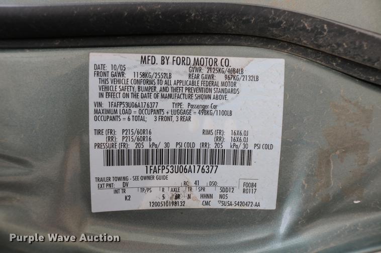 image for item DC7653 2006 Ford Taurus