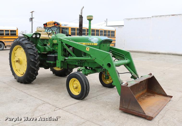 image for item DC7658 John Deere 2520 tractor