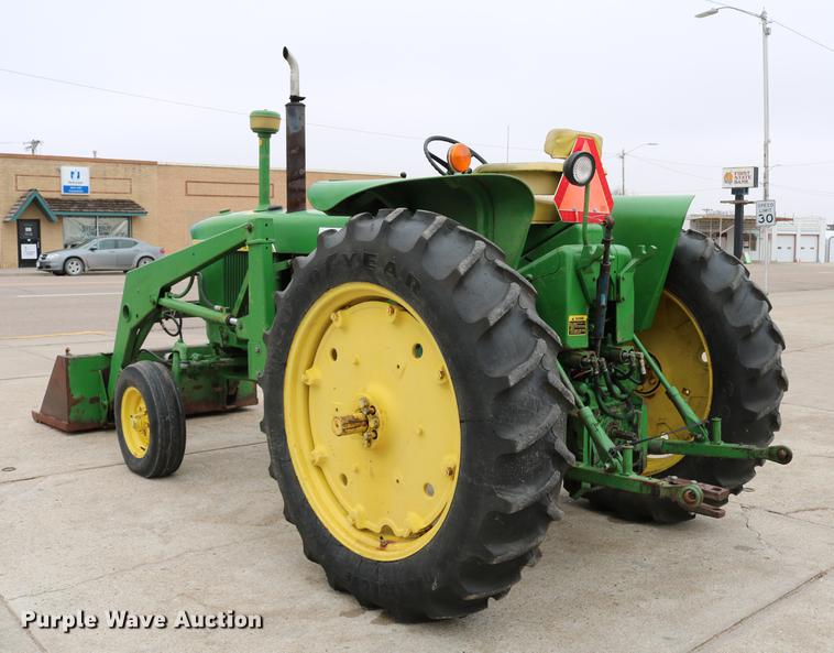 image for item DC7658 John Deere 2520 tractor