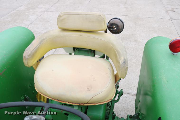 image for item DC7658 John Deere 2520 tractor