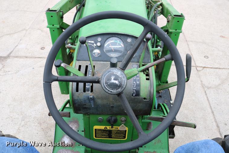 image for item DC7658 John Deere 2520 tractor