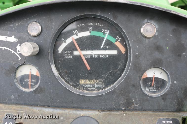 image for item DC7658 John Deere 2520 tractor
