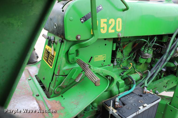 image for item DC7658 John Deere 2520 tractor