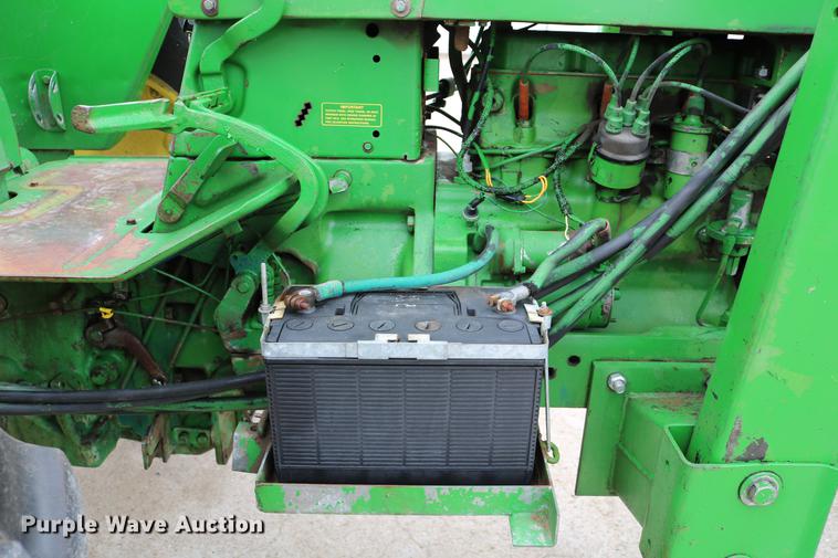 image for item DC7658 John Deere 2520 tractor