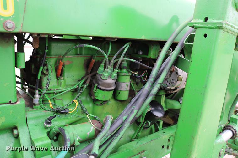 image for item DC7658 John Deere 2520 tractor