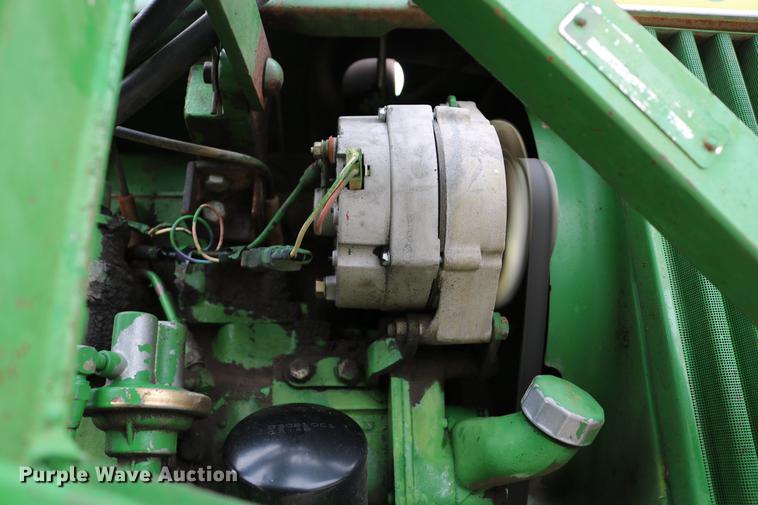 image for item DC7658 John Deere 2520 tractor