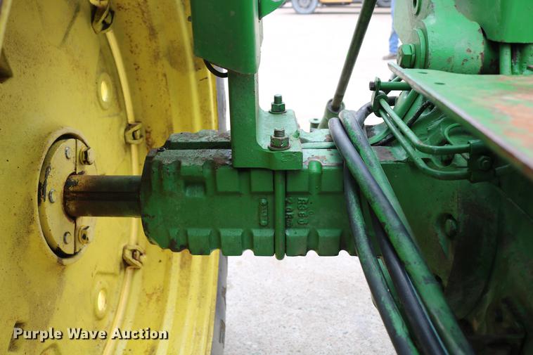 image for item DC7658 John Deere 2520 tractor