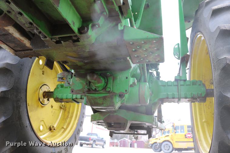 image for item DC7658 John Deere 2520 tractor