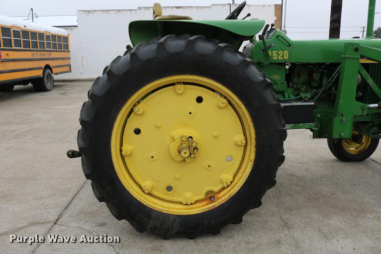 image for item DC7658 John Deere 2520 tractor