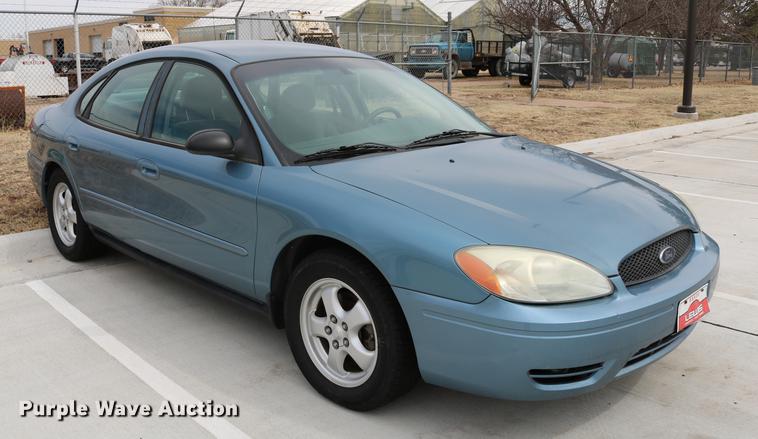 image for item DC7660 2005 Ford Taurus