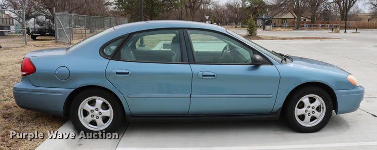 image for item DC7660 2005 Ford Taurus