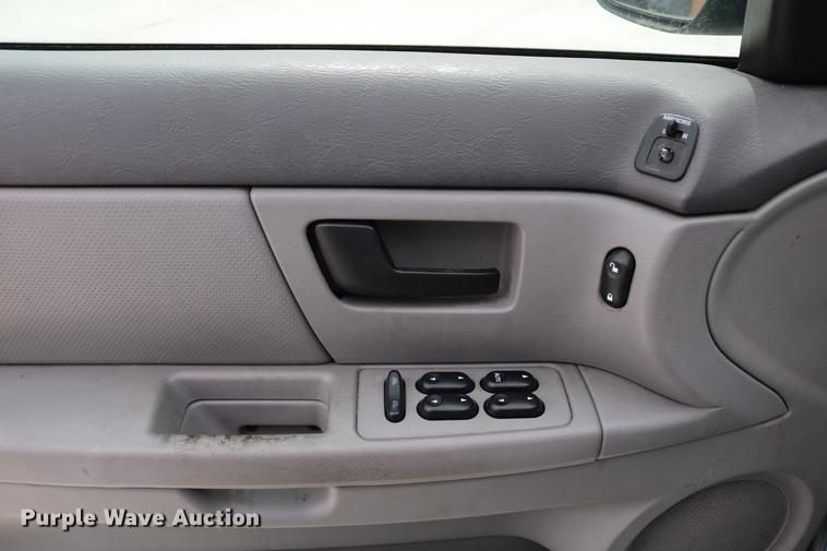 image for item DC7660 2005 Ford Taurus