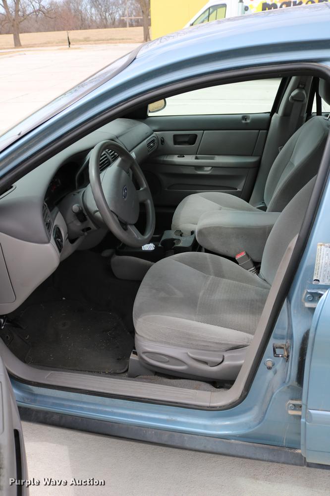 image for item DC7660 2005 Ford Taurus