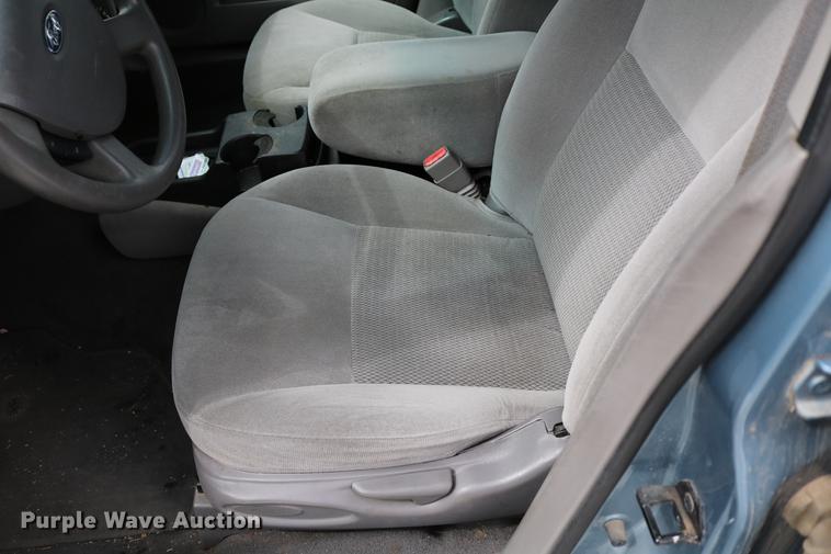 image for item DC7660 2005 Ford Taurus