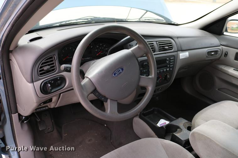 image for item DC7660 2005 Ford Taurus