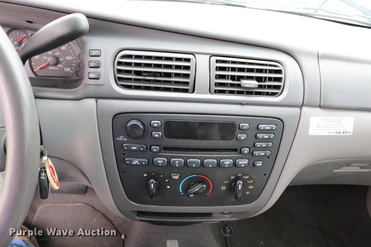 image for item DC7660 2005 Ford Taurus