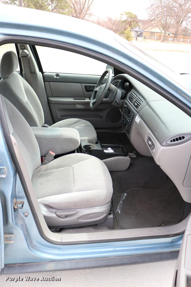 image for item DC7660 2005 Ford Taurus