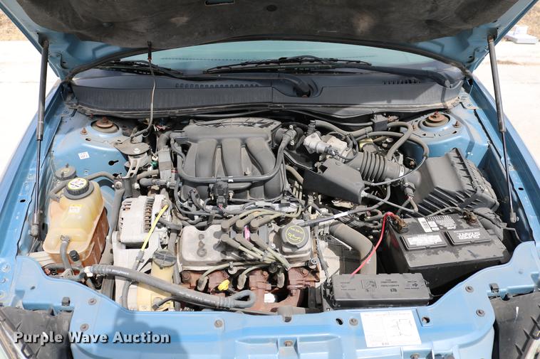 image for item DC7660 2005 Ford Taurus