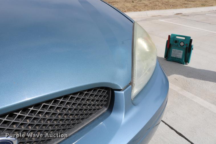 image for item DC7660 2005 Ford Taurus