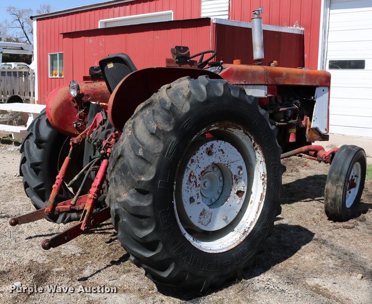 image for item DC7665 International 404 tractor