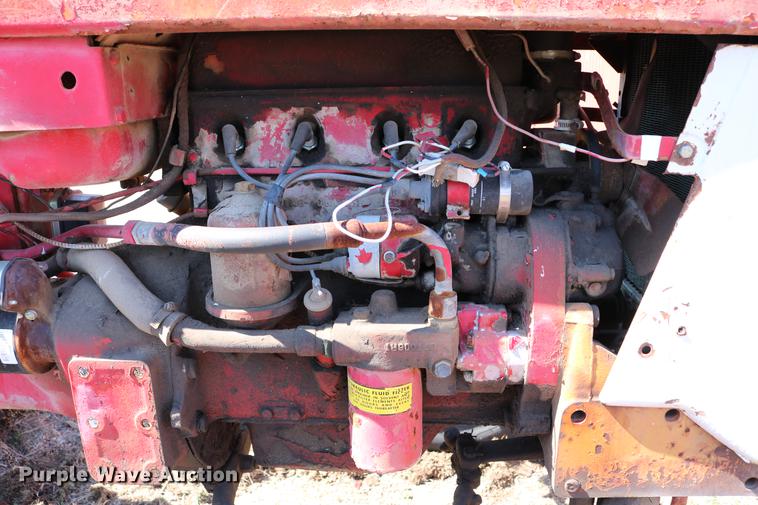 image for item DC7665 International 404 tractor