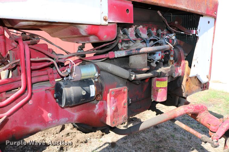 image for item DC7665 International 404 tractor