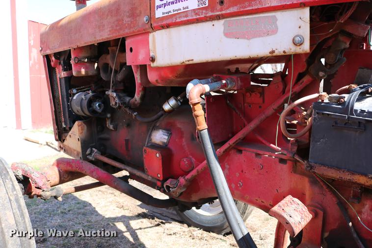 image for item DC7665 International 404 tractor