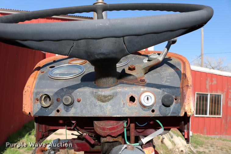 image for item DC7665 International 404 tractor