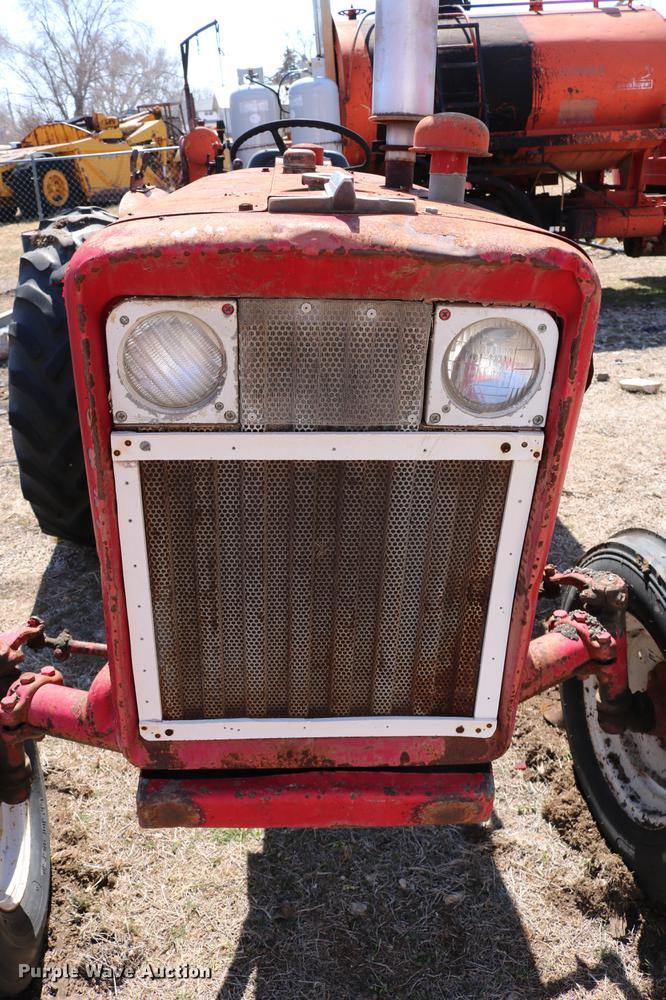 image for item DC7665 International 404 tractor