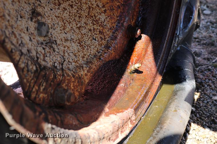 image for item DC7665 International 404 tractor