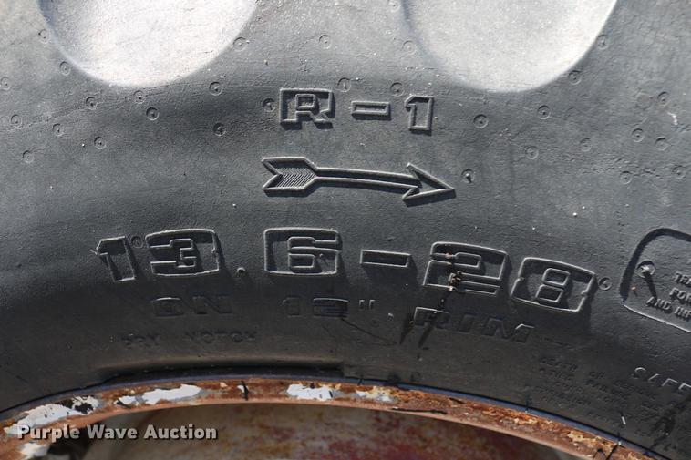 image for item DC7665 International 404 tractor