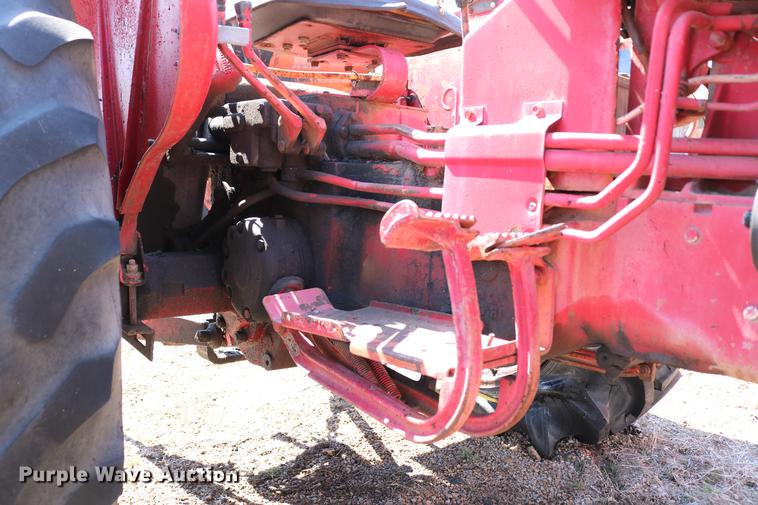 image for item DC7665 International 404 tractor