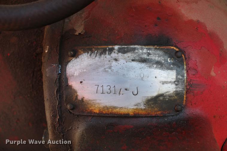 image for item DC7665 International 404 tractor