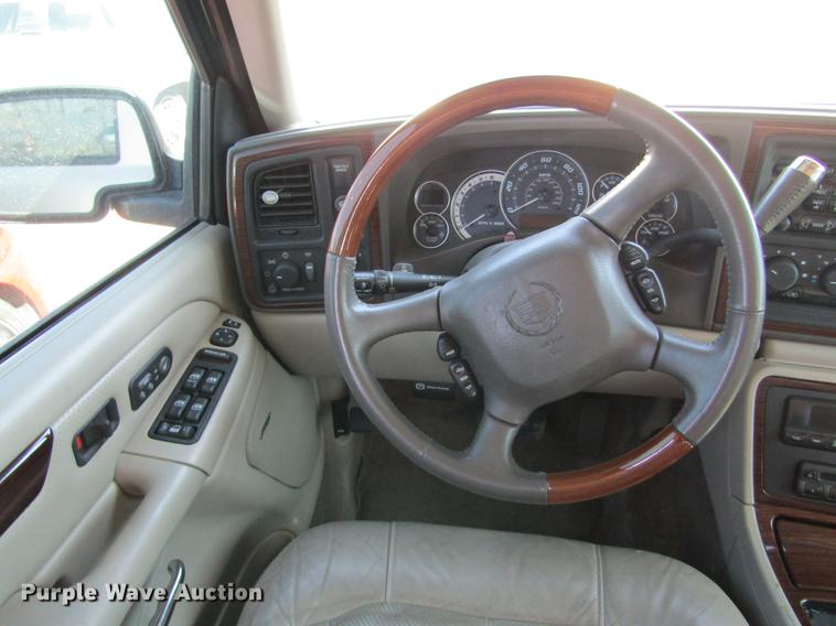 image for item DE6700 2002 Cadillac Escalade SUV
