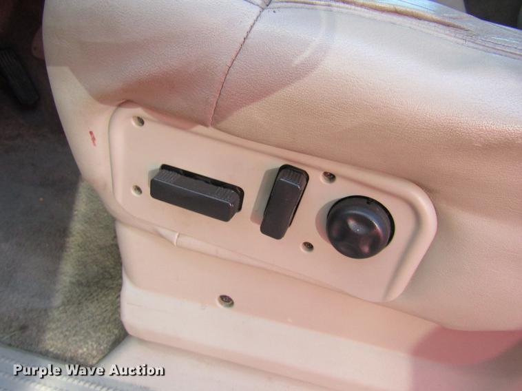 image for item DE6700 2002 Cadillac Escalade SUV