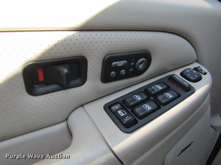 image for item DE6700 2002 Cadillac Escalade SUV