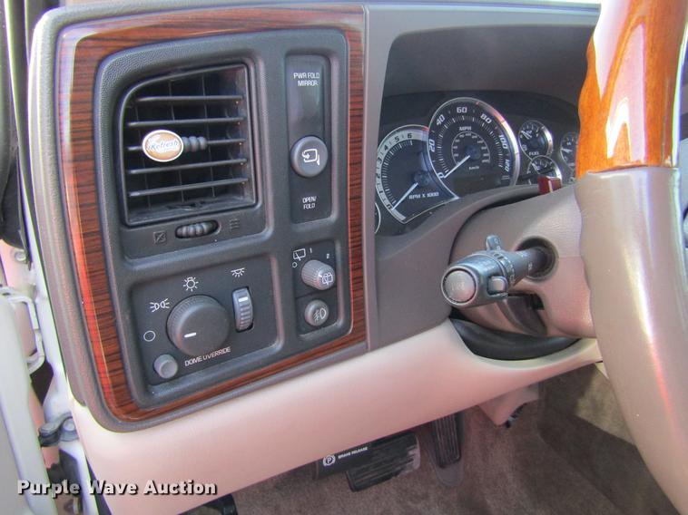 image for item DE6700 2002 Cadillac Escalade SUV