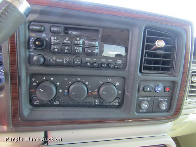 image for item DE6700 2002 Cadillac Escalade SUV