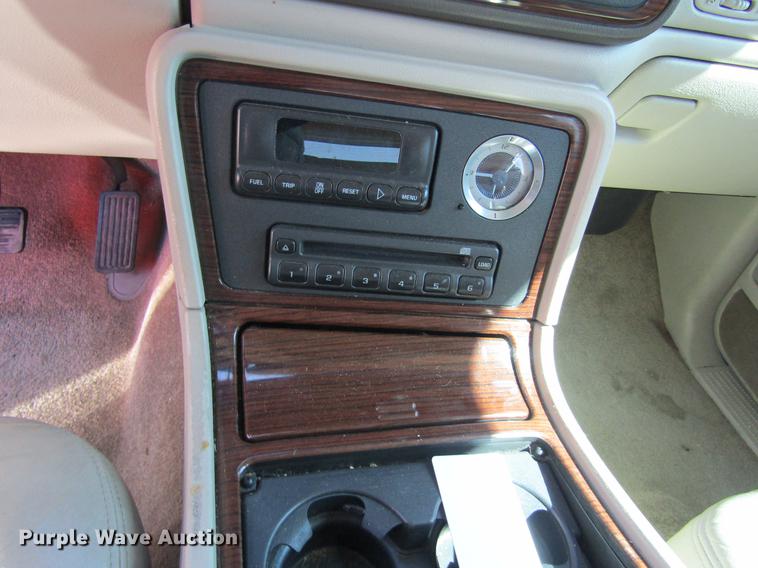 image for item DE6700 2002 Cadillac Escalade SUV