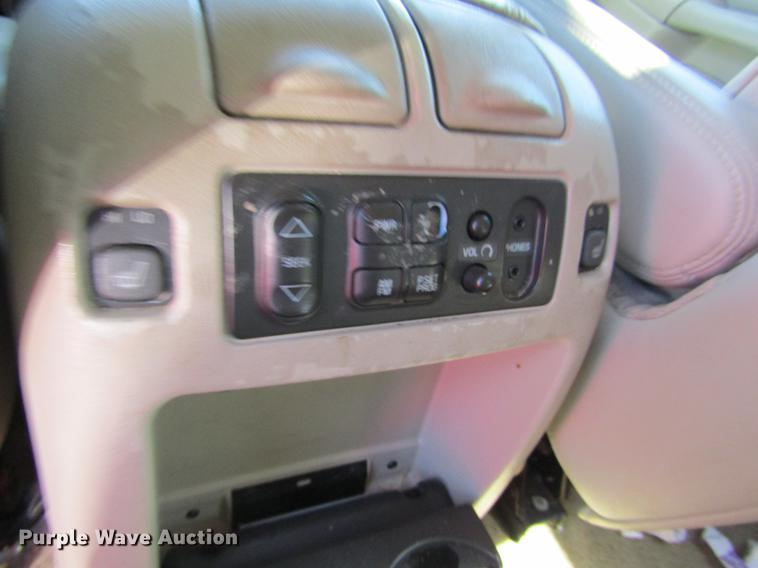 image for item DE6700 2002 Cadillac Escalade SUV