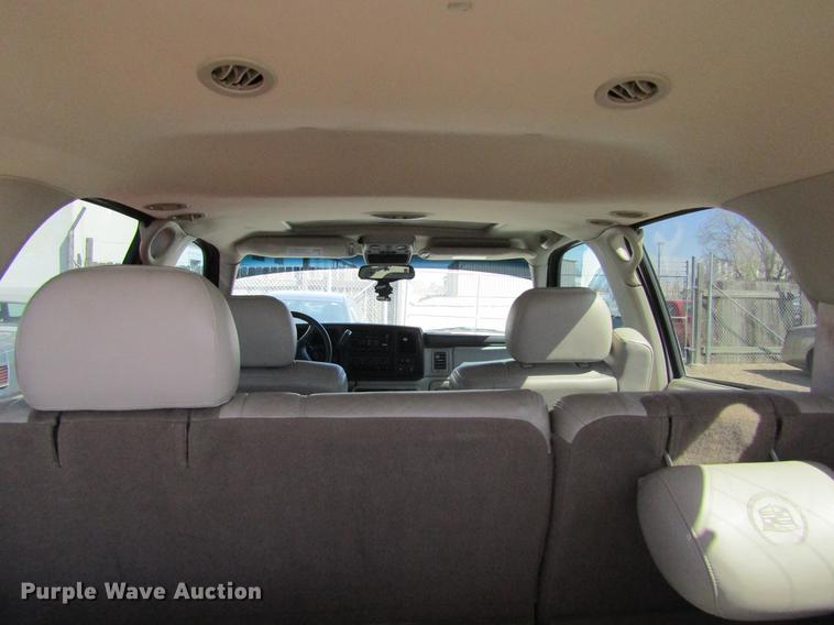 image for item DE6700 2002 Cadillac Escalade SUV