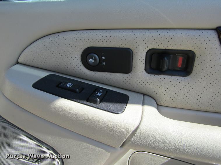 image for item DE6700 2002 Cadillac Escalade SUV