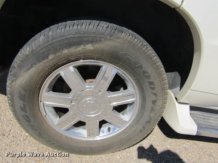 image for item DE6700 2002 Cadillac Escalade SUV