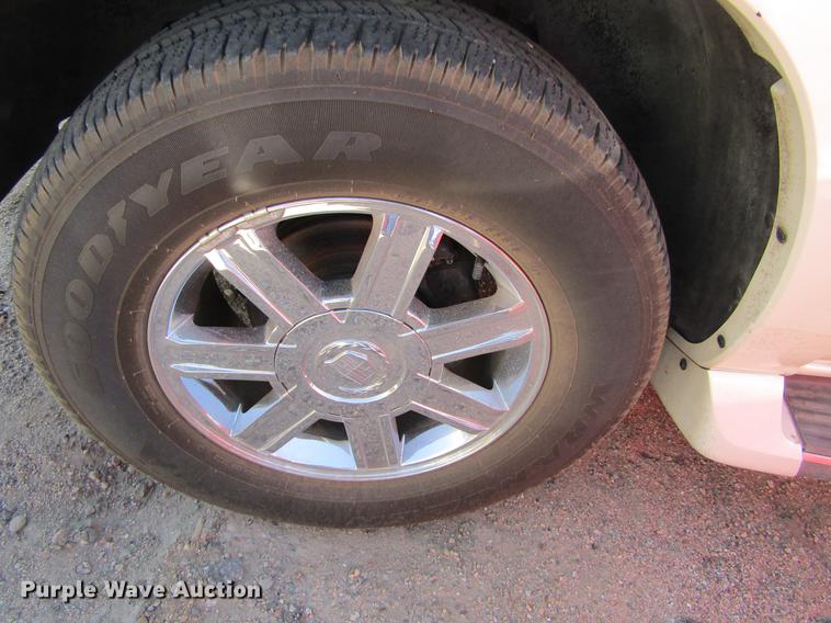 image for item DE6700 2002 Cadillac Escalade SUV