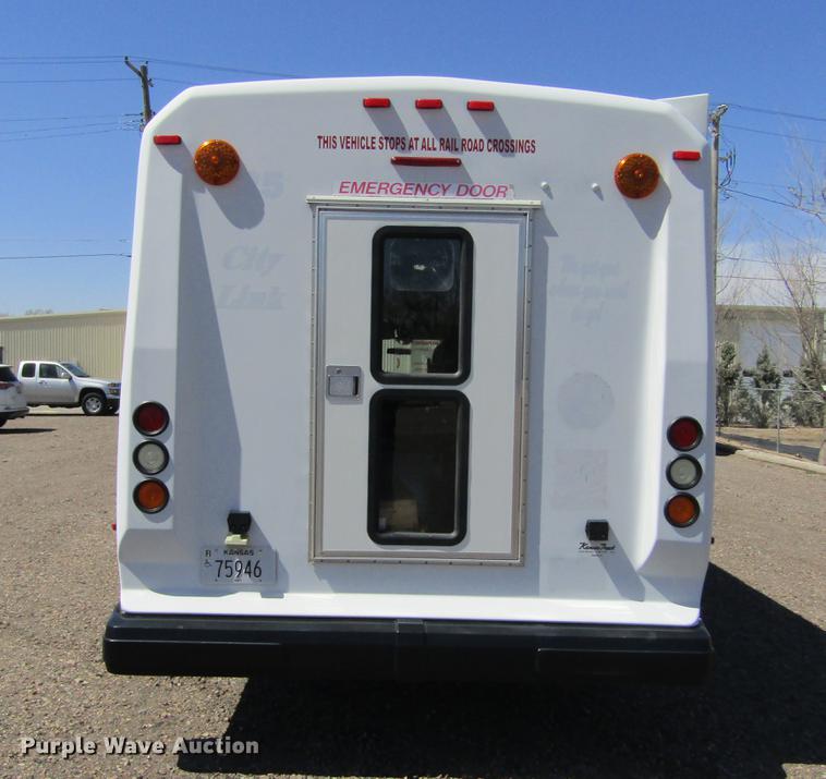 image for item DE6701 2010 Ford Econoline E450 shuttle bus