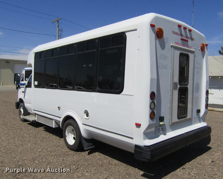 image for item DE6701 2010 Ford Econoline E450 shuttle bus